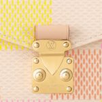 Louis Vuitton N40749 Pochette Métis East West Peach